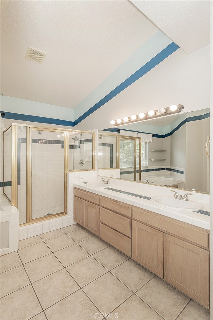 6589 E Michigan, Fresno, CA 93727