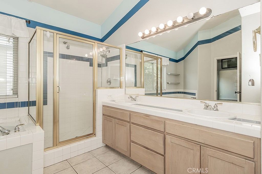 6589 E Michigan, Fresno, CA 93727