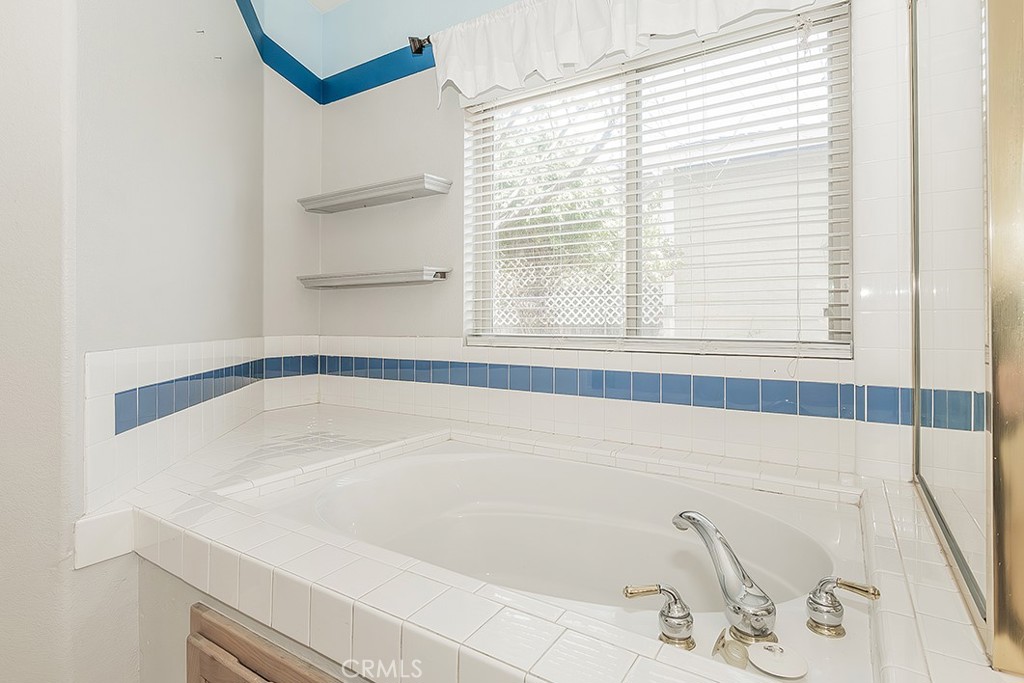 6589 E Michigan, Fresno, CA 93727