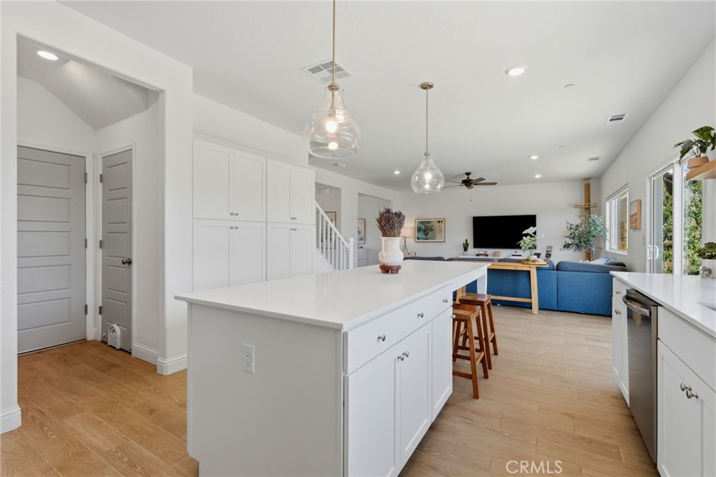 2445 W Claridge Way, Hanford, CA 93230