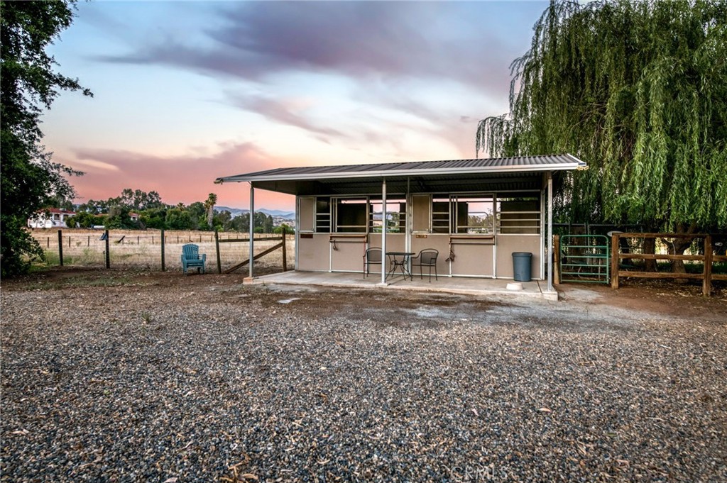 8485 N Madsen, Clovis, CA 93619