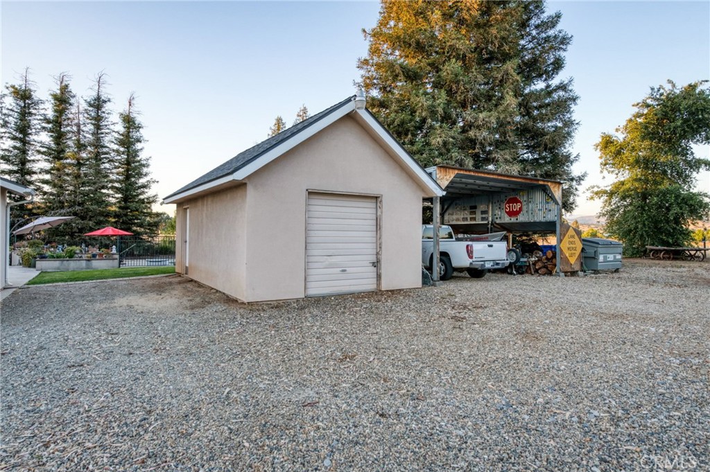 8485 N Madsen, Clovis, CA 93619