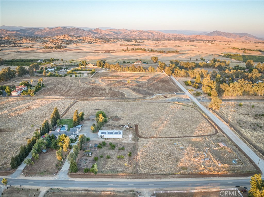8485 N Madsen, Clovis, CA 93619