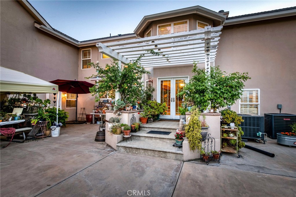 8485 N Madsen, Clovis, CA 93619