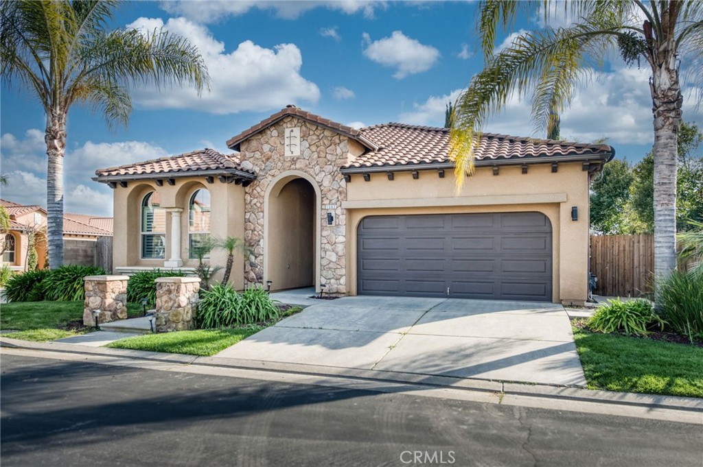 1563 E Via Mirasol, Fresno, CA 93730