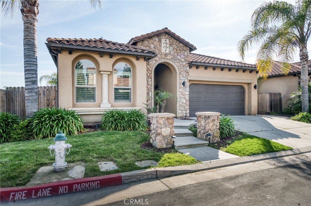 1563 E Via Mirasol, Fresno, CA 93730
