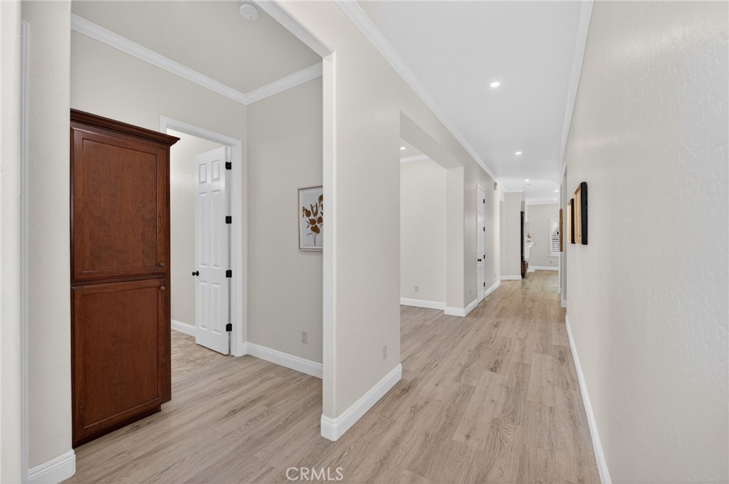1563 E Via Mirasol, Fresno, CA 93730