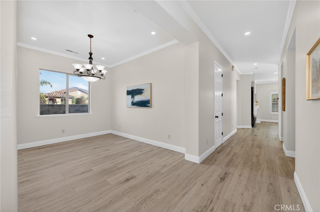 1563 E Via Mirasol, Fresno, CA 93730