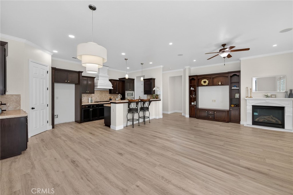 1563 E Via Mirasol, Fresno, CA 93730