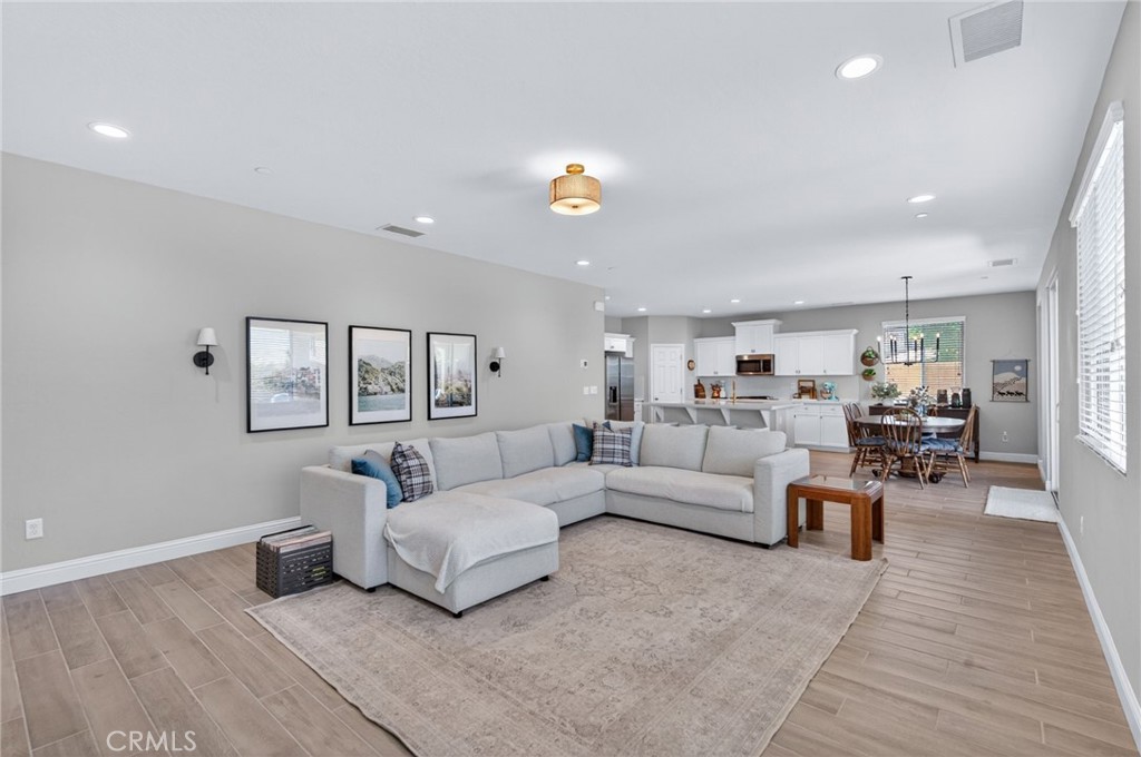 3594 Amanecer, Clovis, CA 93619