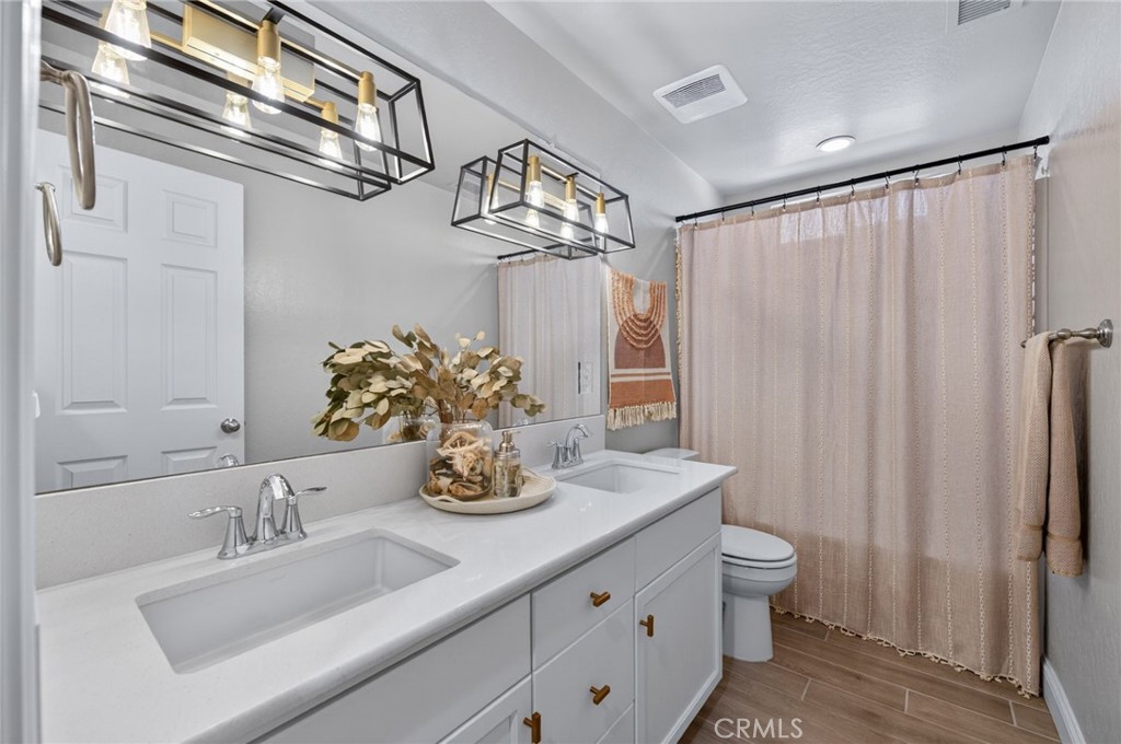 3594 Amanecer, Clovis, CA 93619