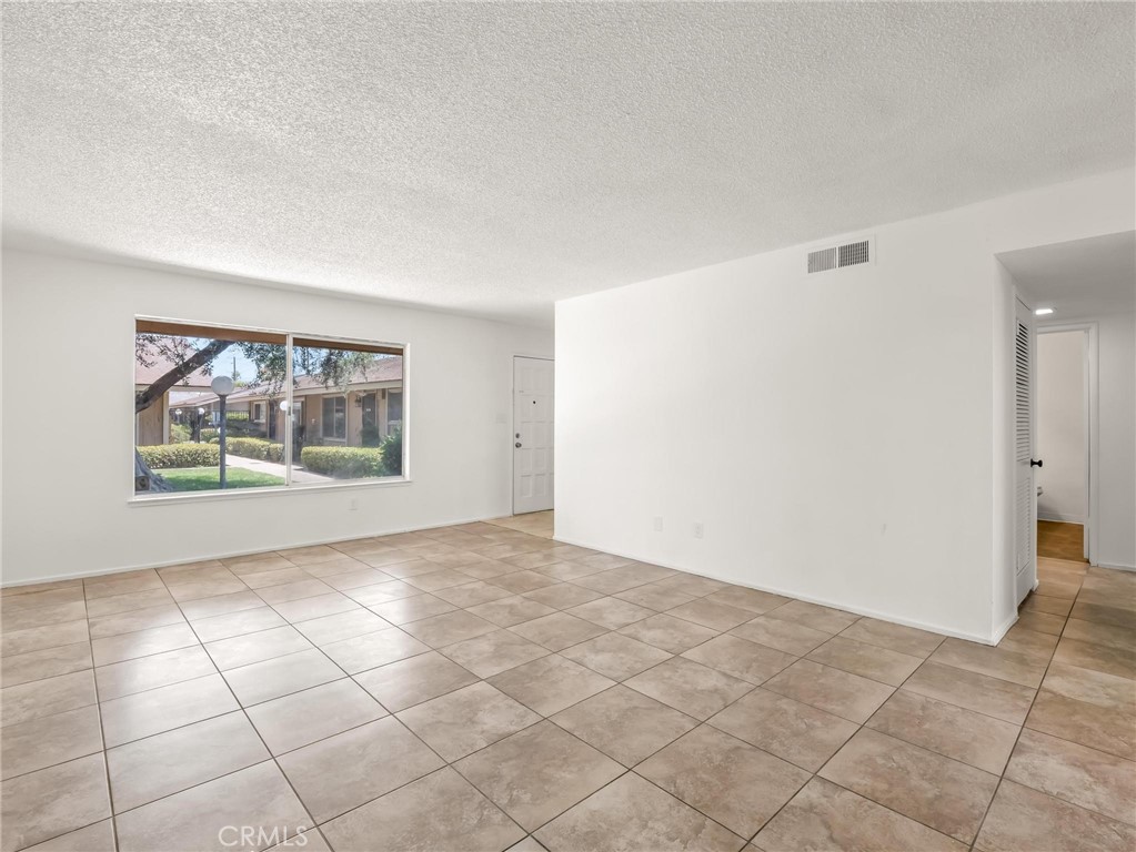 3725 N Fruit, Fresno, CA 93705