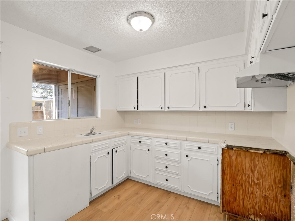 3725 N Fruit, Fresno, CA 93705