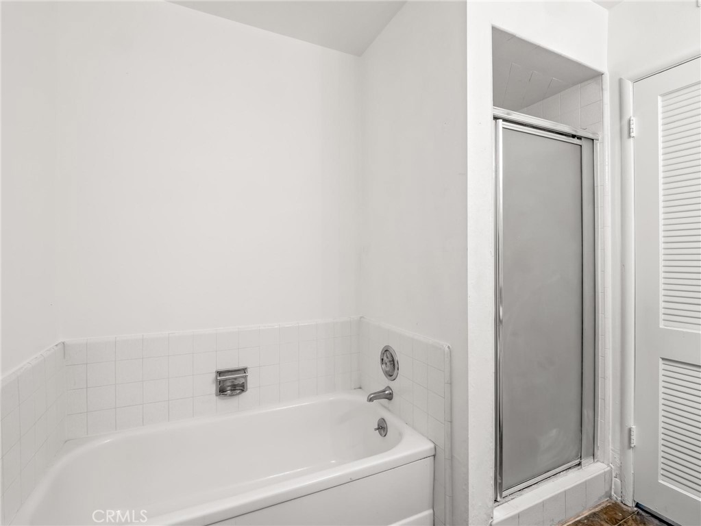 3725 N Fruit, Fresno, CA 93705