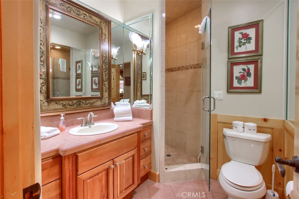 54736 Willow Cove Rd, Bass Lake, CA 93604