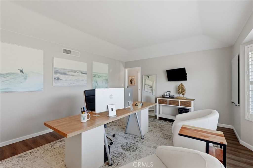 100 W Adrian Way, Hanford, CA 93230