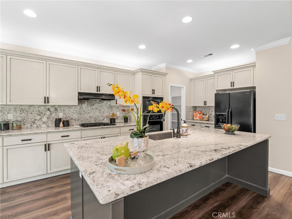 2222 Carson, Clovis, CA 93611