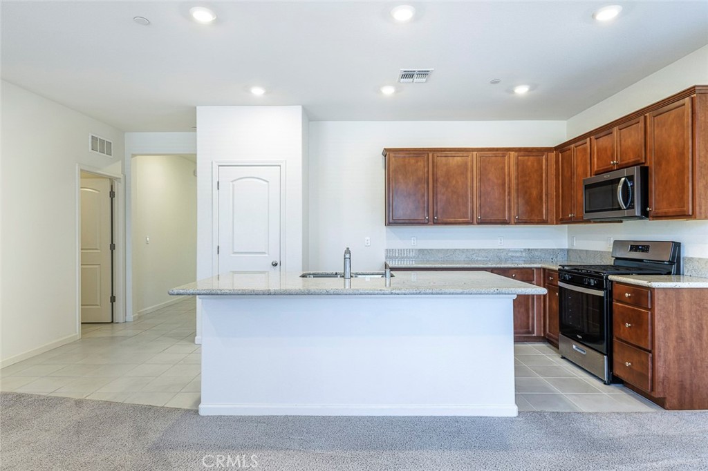636 N Apricot, Fresno, CA 93727