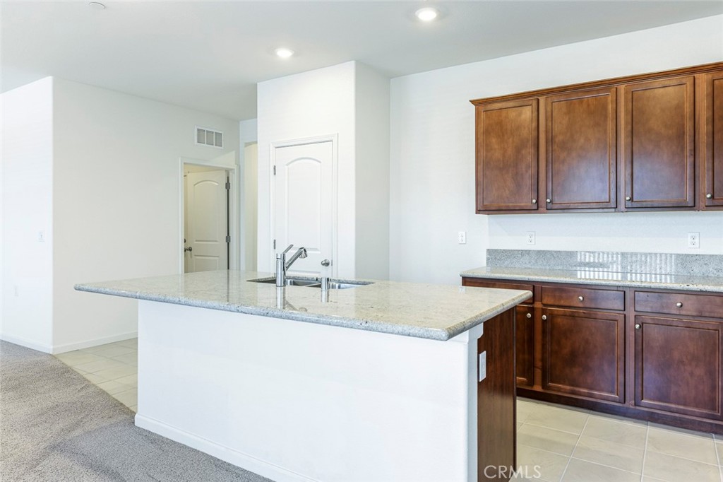 636 N Apricot, Fresno, CA 93727