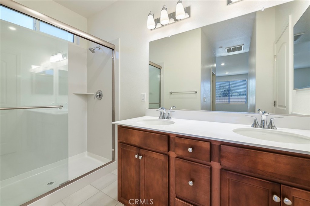 636 N Apricot, Fresno, CA 93727