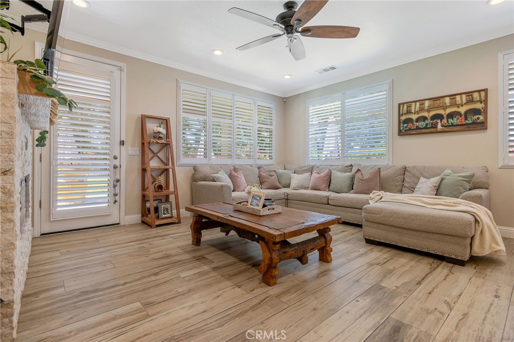 908 Tuscany Ct, Lemoore, CA 93245