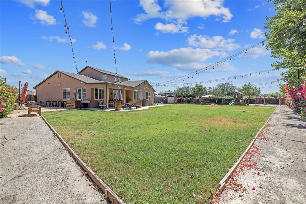 908 Tuscany Ct, Lemoore, CA 93245