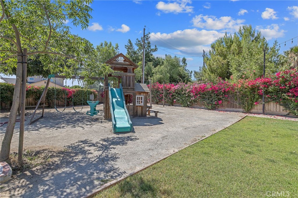 908 Tuscany Ct, Lemoore, CA 93245