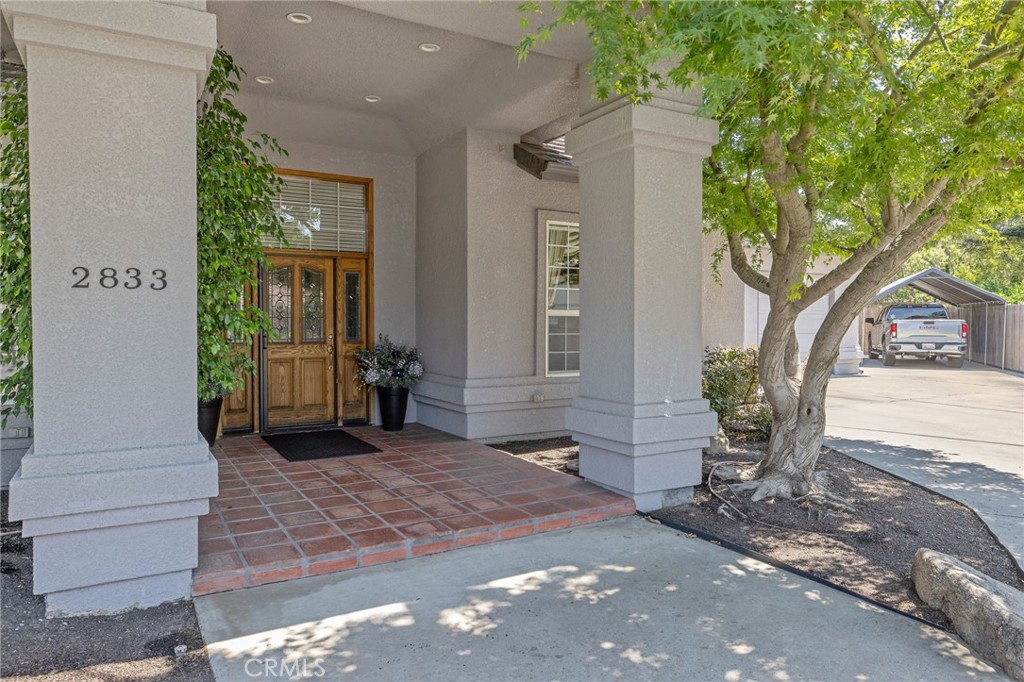 2833 E Laura Ct, Visalia, CA 93292