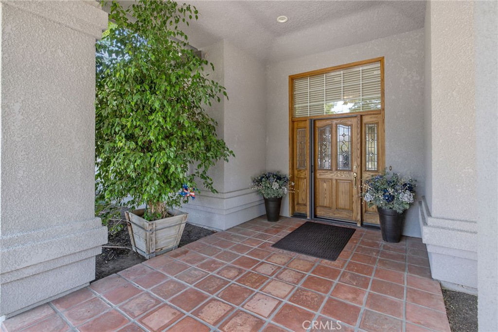 2833 E Laura Ct, Visalia, CA 93292