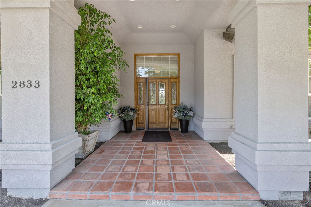 2833 E Laura Ct, Visalia, CA 93292