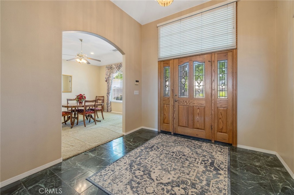 2833 E Laura Ct, Visalia, CA 93292