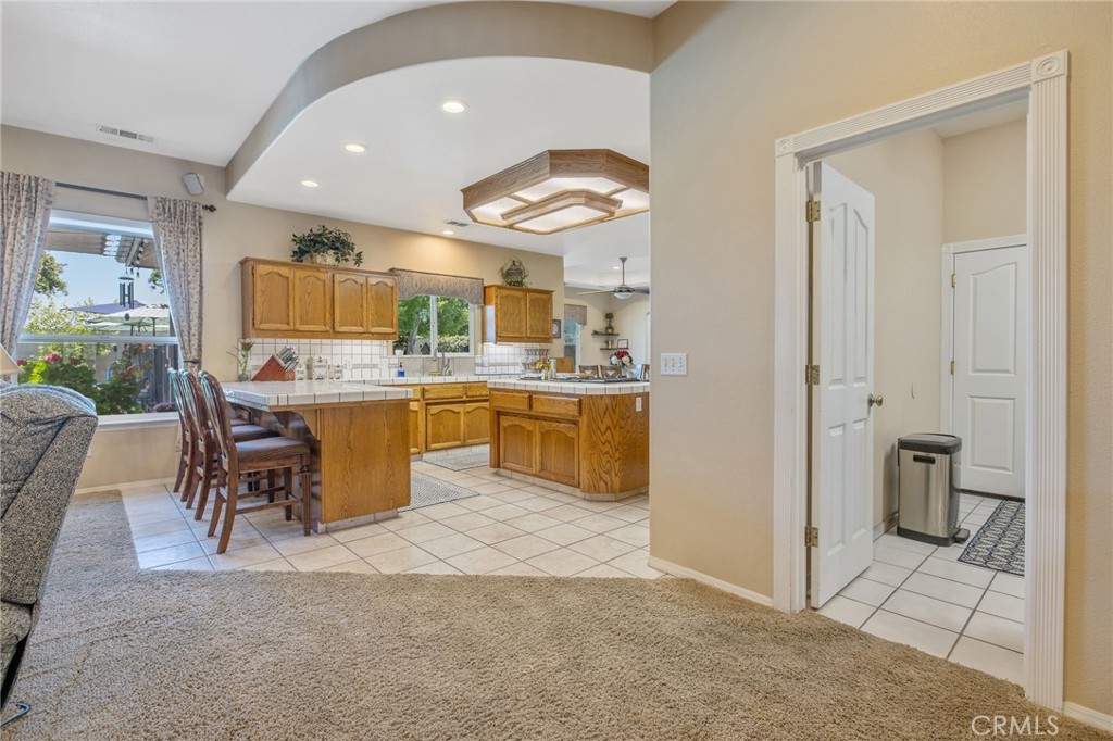 2833 E Laura Ct, Visalia, CA 93292