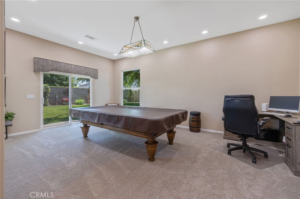 2833 E Laura Ct, Visalia, CA 93292