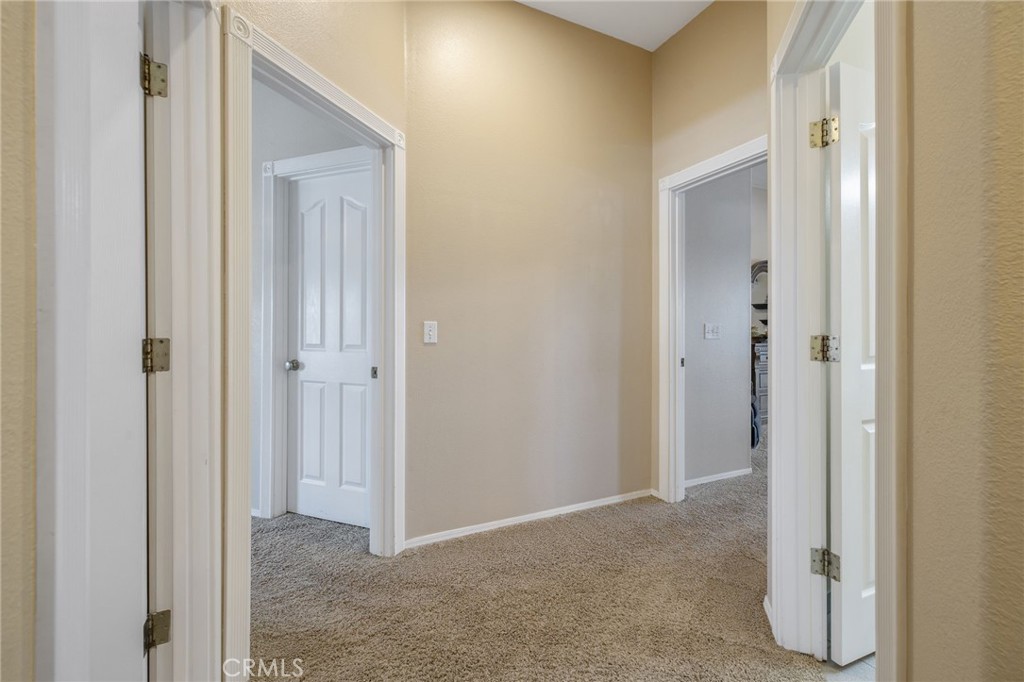 2833 E Laura Ct, Visalia, CA 93292