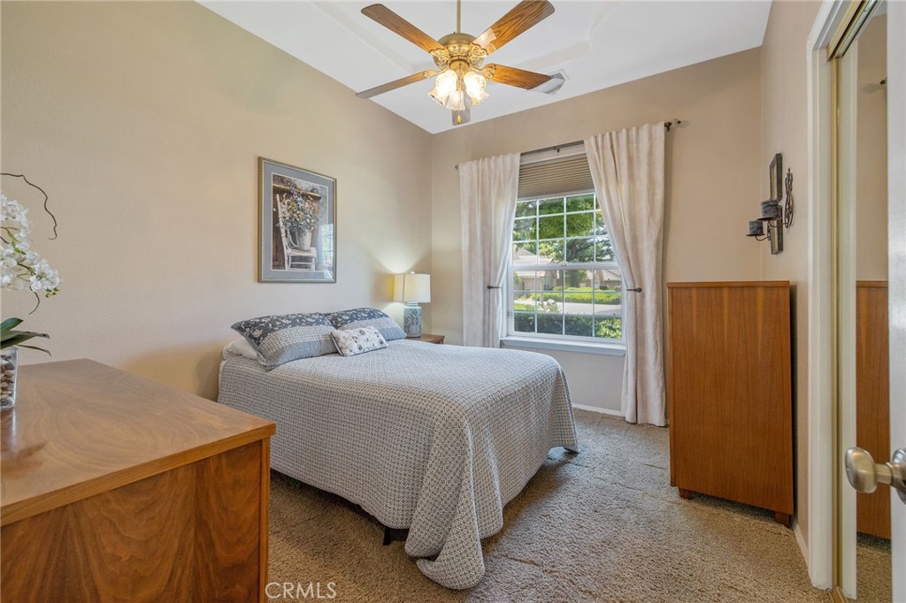 2833 E Laura Ct, Visalia, CA 93292
