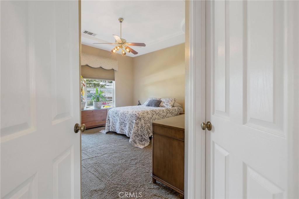 2833 E Laura Ct, Visalia, CA 93292