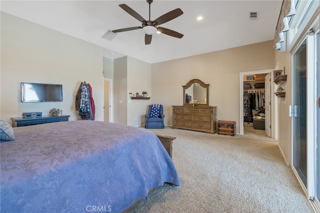 2833 E Laura Ct, Visalia, CA 93292
