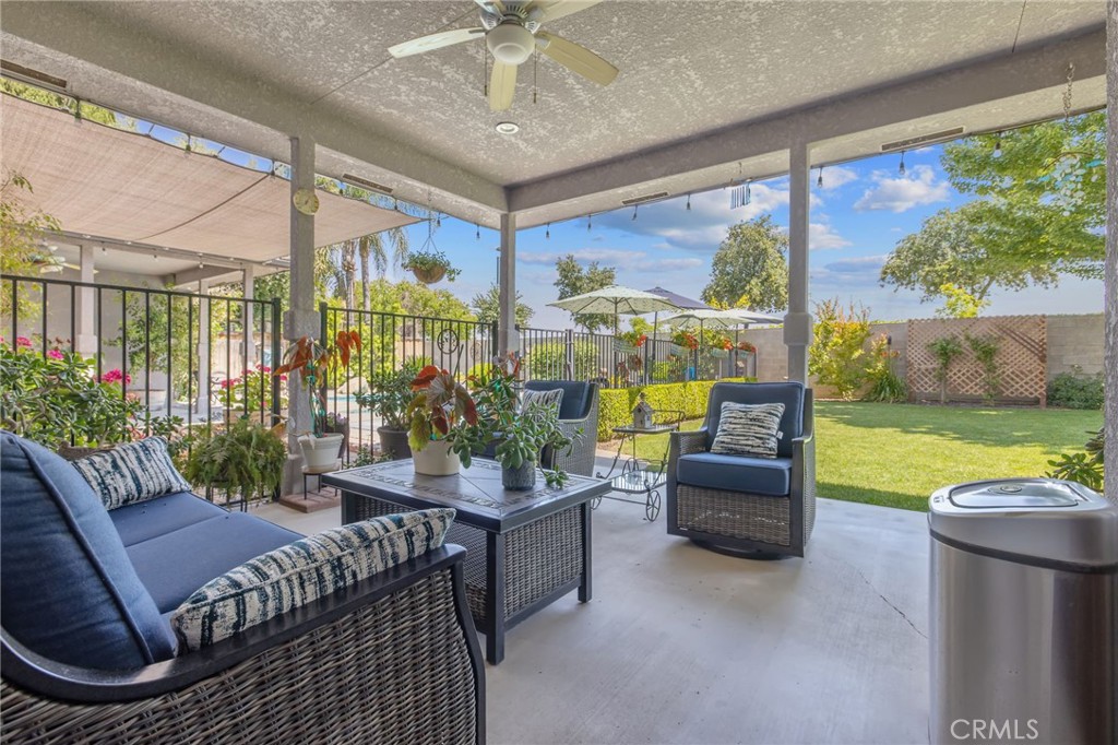 2833 E Laura Ct, Visalia, CA 93292