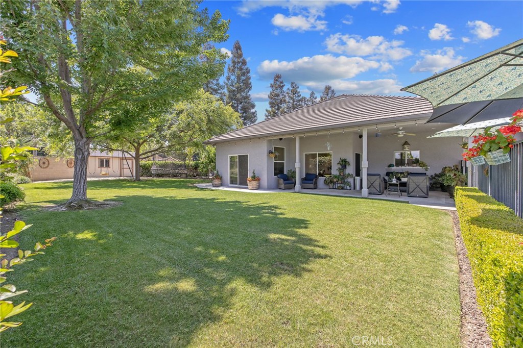 2833 E Laura Ct, Visalia, CA 93292