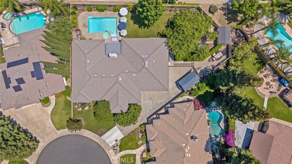 2833 E Laura Ct, Visalia, CA 93292