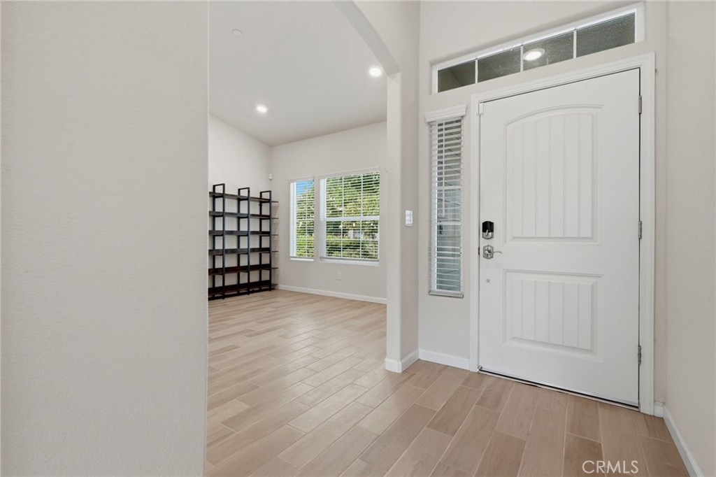 2025 Madeline Dr, Hanford, CA 93230