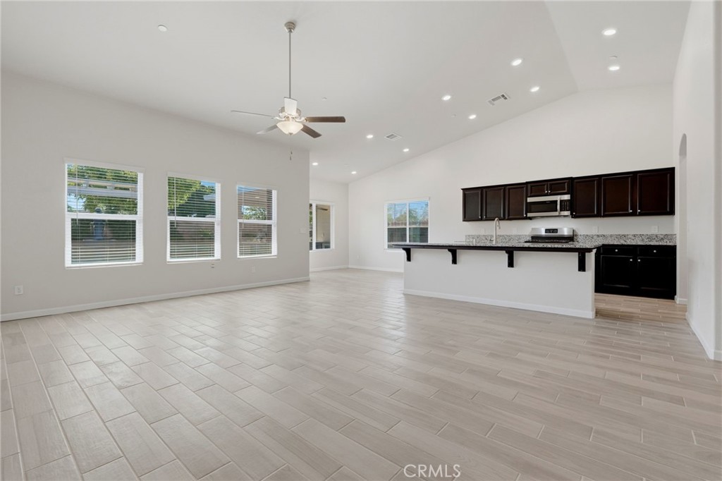 2025 Madeline Dr, Hanford, CA 93230