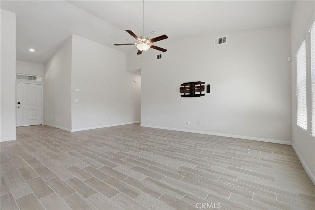 2025 Madeline Dr, Hanford, CA 93230