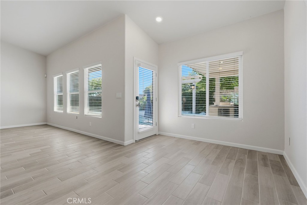 2025 Madeline Dr, Hanford, CA 93230