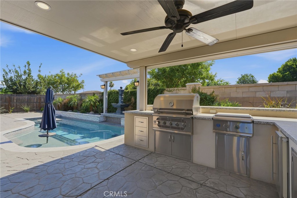 2025 Madeline Dr, Hanford, CA 93230