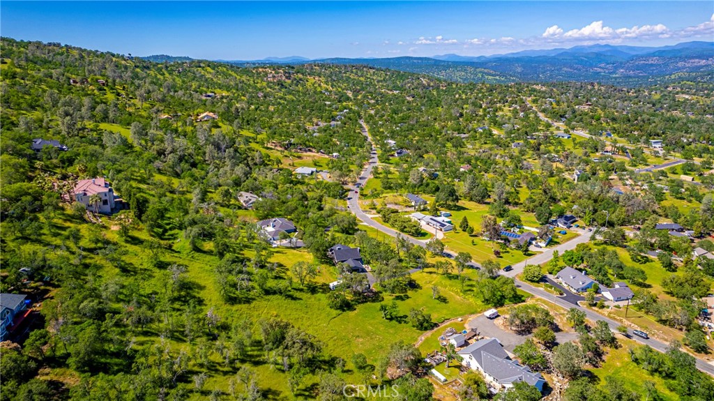 1 Horseshoe DR, Coarsegold, CA 93614