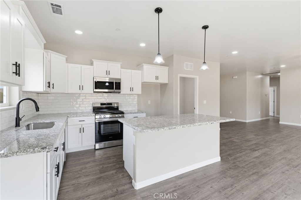 3446 E Grove Ave, Visalia, CA 93292