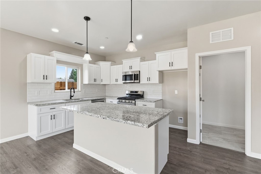 3446 E Grove Ave, Visalia, CA 93292