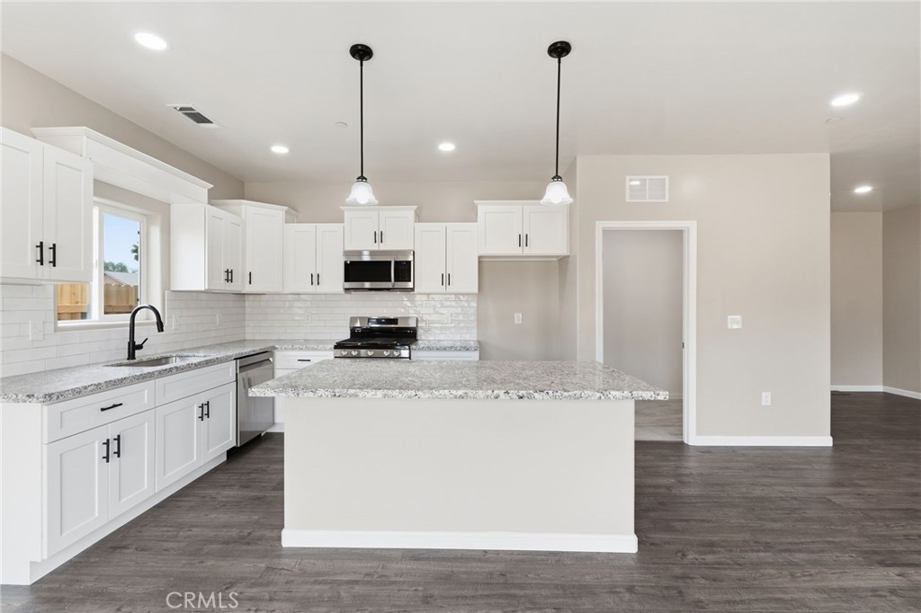 3446 E Grove Ave, Visalia, CA 93292