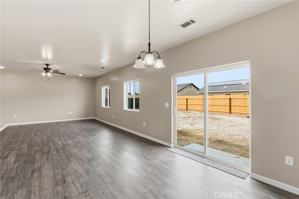 3446 E Grove Ave, Visalia, CA 93292